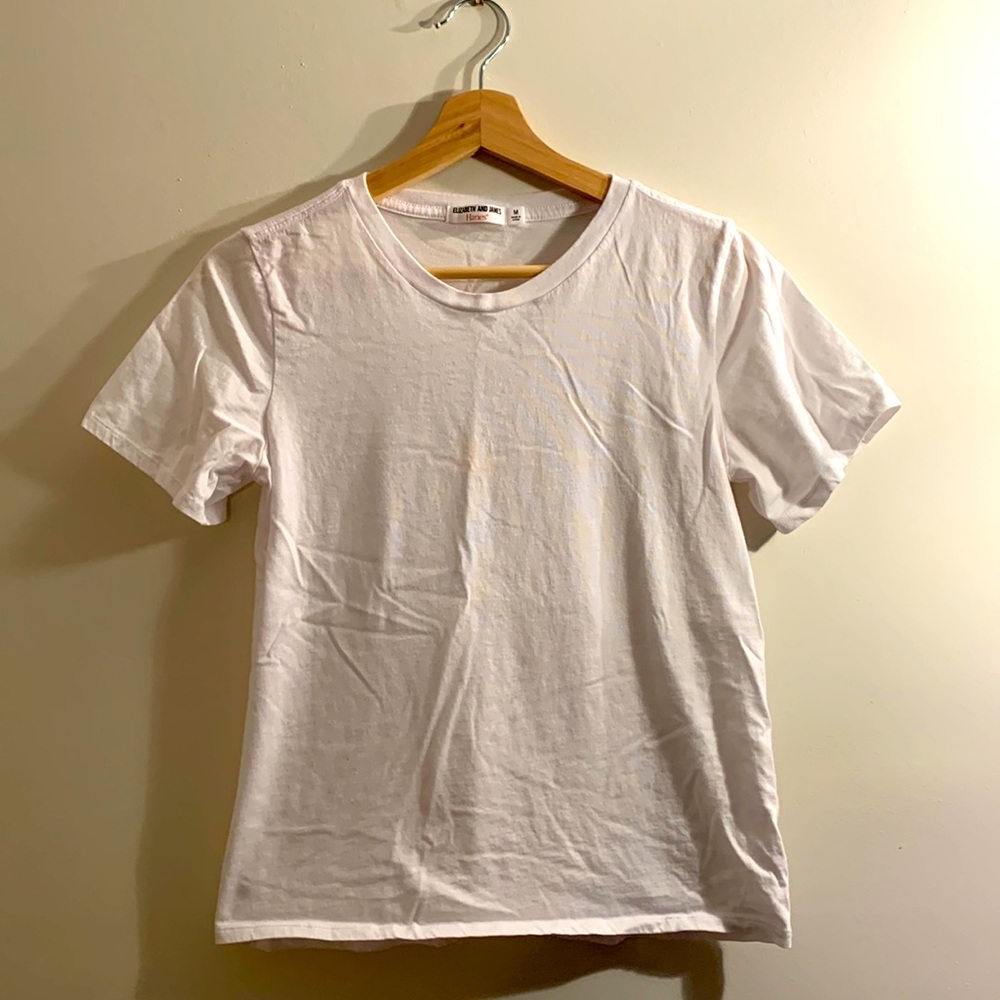 Elizabeth and James Hanes White Crewneck Short Sleeve T-Shirt